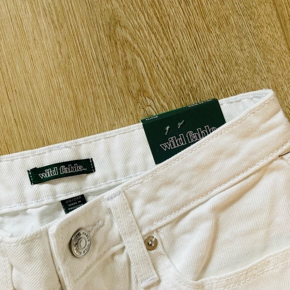 NWT Wild Fable Highest Rise White Denim Mom Shorts - Picture 2 of 8